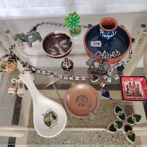 Lote anterior: Lote de Adornos Varios: Elefante de Piedra, Cerámicas y Souvenirs