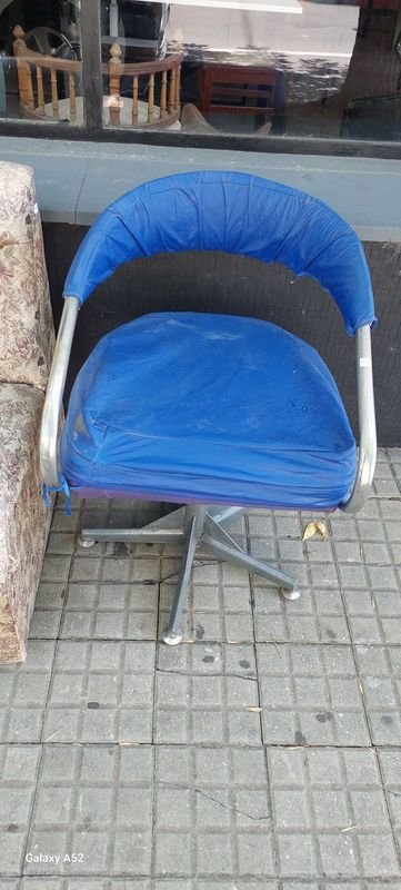 Silla y escritorio tipo sillón en cuero - imagen 4