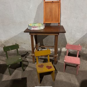 Lote anterior: Mesa y Sillitas Infantiles de Madera