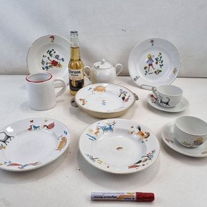 L 499 - 9 Piezas - Conjunto de vajilla infantil en porcelana 'Olmos', industria uruguaya, con divertidos motivos de animales y niños, ideal para coleccionar o para el uso diario (9 piezas) - imagen 2