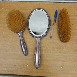 Antiguo Juego de Tocador con Espejo Biselado y Cepillos - imagen 5