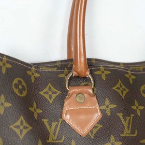 Bolso Tote Louis Vuitton Monogram Marrón Cuero 36x39 cm - imagen 2