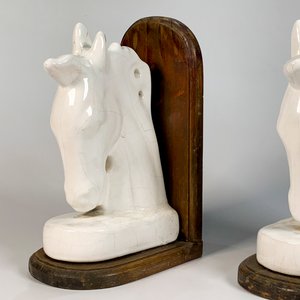 Par de Apoya Libros de Madera y Cerámica con Cabezas de Caballo Craqueladas - imagen 2