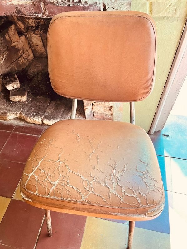 MESA TAPA MARMOL CON 4 SILLAS - imagen 6