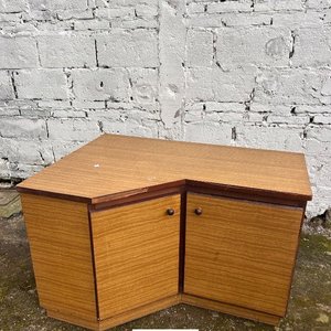 Mueble Esquinero de Madera con Puertas - imagen 3