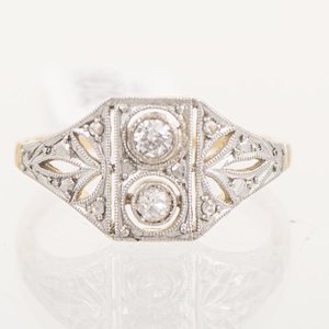 Lote siguiente: Anillo de Oro 18k y Platino con Brillantes y Diamantes
