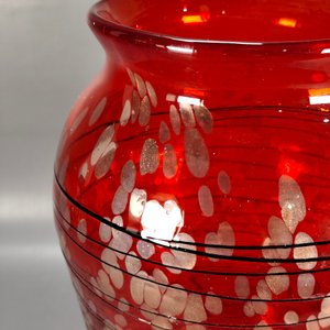 Jarrón de Cristal Rojo con Diseños Brillantes - imagen 4