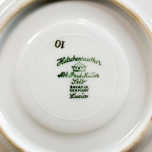 Doce Pocillos de Porcelana Bavaria con Platillos y Guarda Dorada - imagen 3