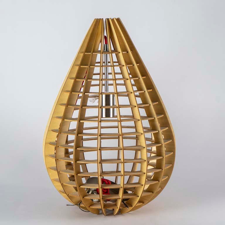 Lote anterior: Lámpara de techo de forma gota en madera contrachapada