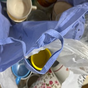 Lote anterior: Dos Bolsas con Tazas Varias