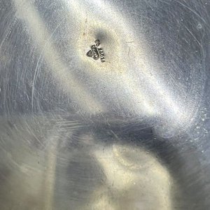 Juego de Café Antiguo de Metal Plateado con Bandeja y Grabados - imagen 4