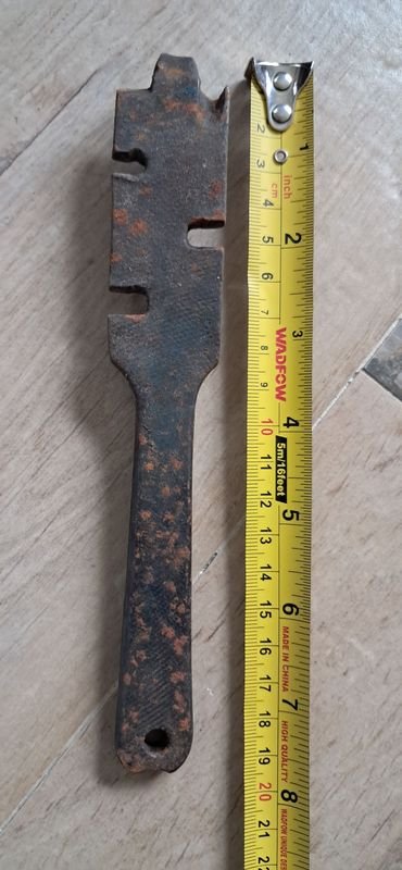Llave de Alambrar Antigua para Tareas Rurales