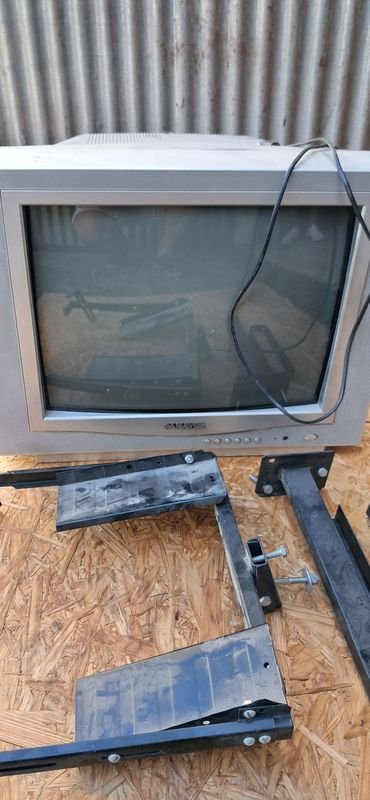 TV Panavox de 21 pulgadas en buen estado - imagen 2