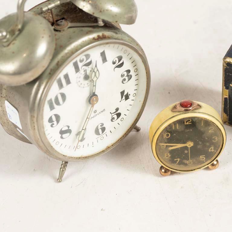 Relojes de reloj despertador a la vista - imagen 2