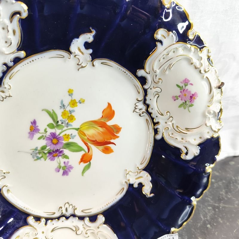 Plato decorativo en porcelana alemana MEISSEN con soporte - imagen 2