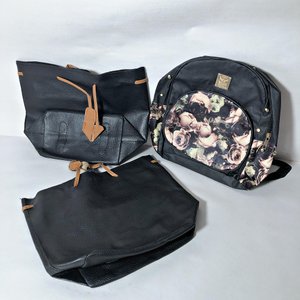Lote de 12 Mochilas y Bolsos Variados - imagen 4