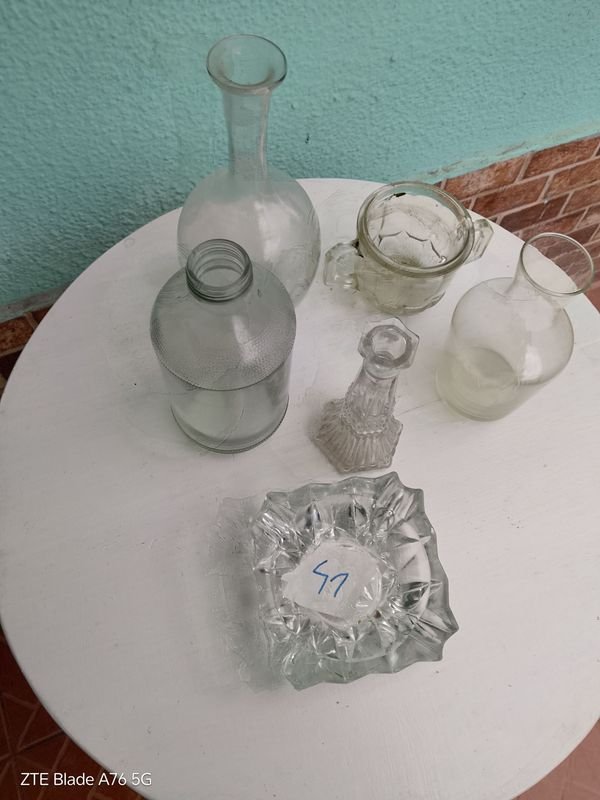 Lote anterior: Colección de vasos y botellas de vidrio