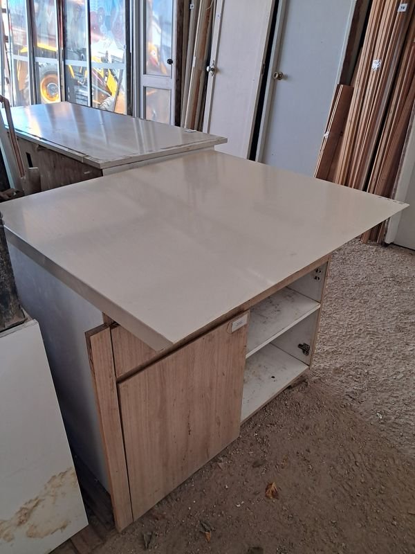 Item 883033 - Image 1