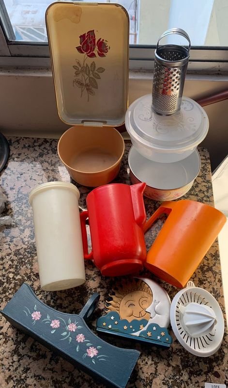 Caja de té y accesorios en madera y plástico - imagen 3
