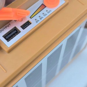 Foco de Trabajo LED Solar KEEMTOR 300W Portátil - imagen 5