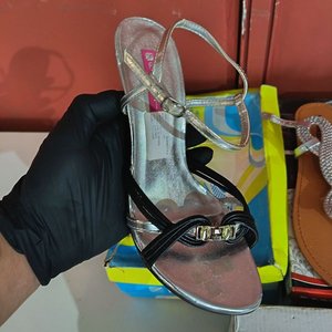 8080 2-  lote de calzado nuevo, alguno puede tener detalle, ver talle y detalles en fotos - imagen 4
