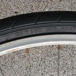 Cubierta de Bicicleta Daytona Usada con Llanta - imagen 4