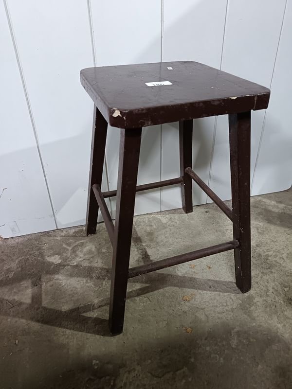 Banqueta de Madera Oscura