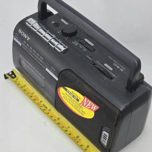 Radio Portátil Sony CFM-10 con Cassette y Micrófono Incorporado - imagen 5