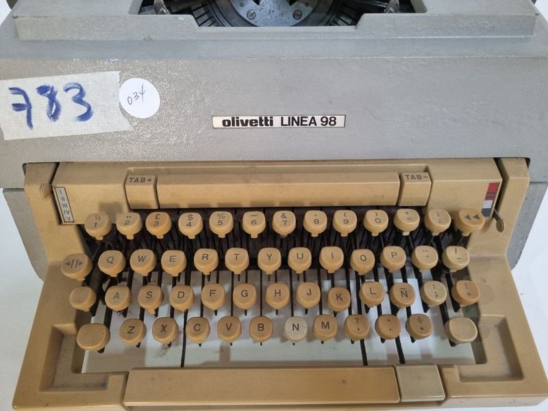 Maquina De Escribir Olivetti - imagen 2