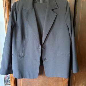 Lote anterior: Conjunto Saco y Pantalón Negro Clásico Talle XL