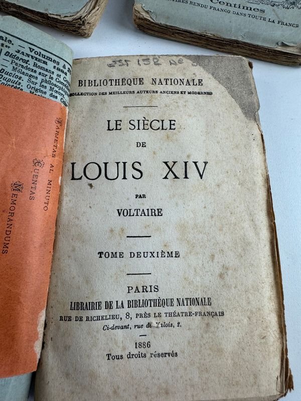 Libro antiguo de Voltaire, editorial Bibliothèque Nationale - imagen 5