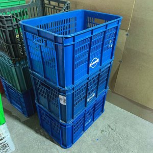 Lote de 12 Cajones Plásticos Apilables de Colores Varios - imagen 5