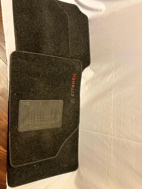 Juego de Alfombras para Auto Citroën Originales Oscuras - imagen 1