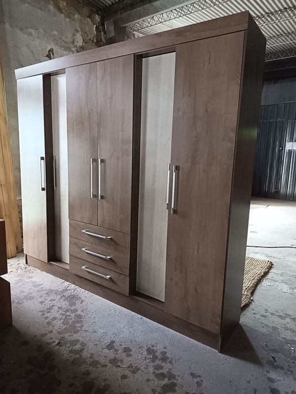 Ropero Grande de MDF con 6 Puertas y 3 Cajones