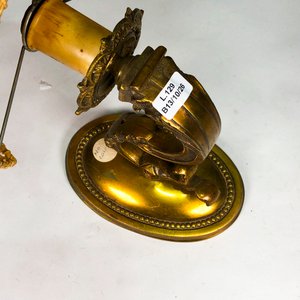 Aplique de Bronce con Pantalla Amarilla Estilo Clásico - imagen 3