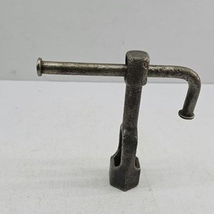 Llave de Tuerca de Acero con Manija - imagen 3