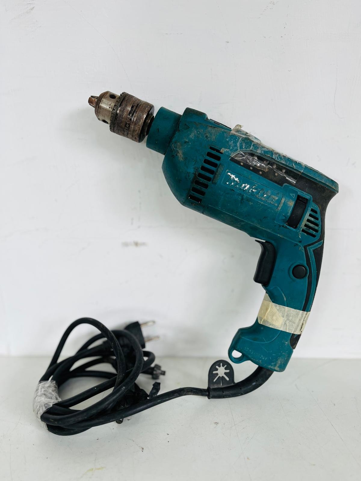 Taladro Makita HP1640 Usado