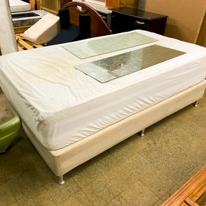 Lote anterior: Base de Cama Sommier Beige con Vidrio Templado