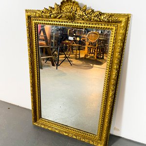 Lote siguiente: Espejo Francés Rectangular con Marco Dorado Tallado