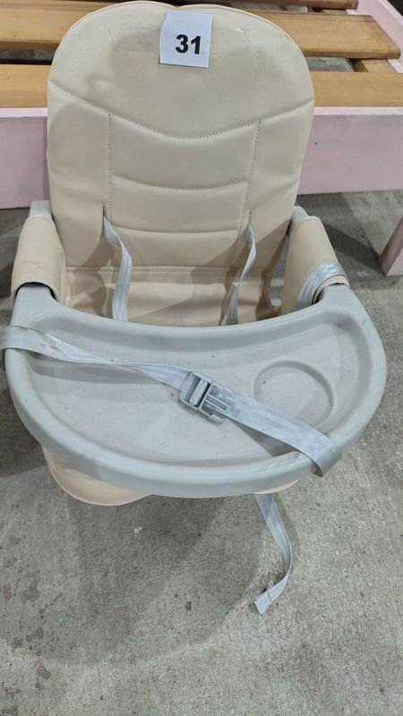 Silla de comer para niños en buen estado - imagen 2