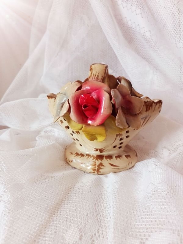 Cesta de flores de cerámica vintage, adorno floral esmaltado - imagen 4