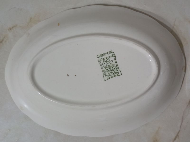 Bandejita de Porcelana INGLESA; CREAMPETAL GRINDLEY. - Platos y Accesorios - imagen 4