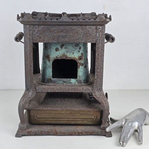 Antigua Cocina Portátil a Queroseno de Hierro Fundido - imagen 1