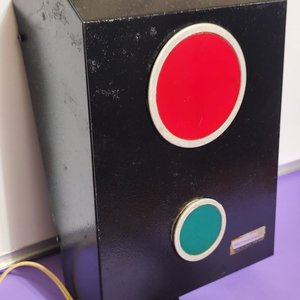Sorteador de Personas Antiguo Años 50 con Luz Roja Funcional - imagen 3