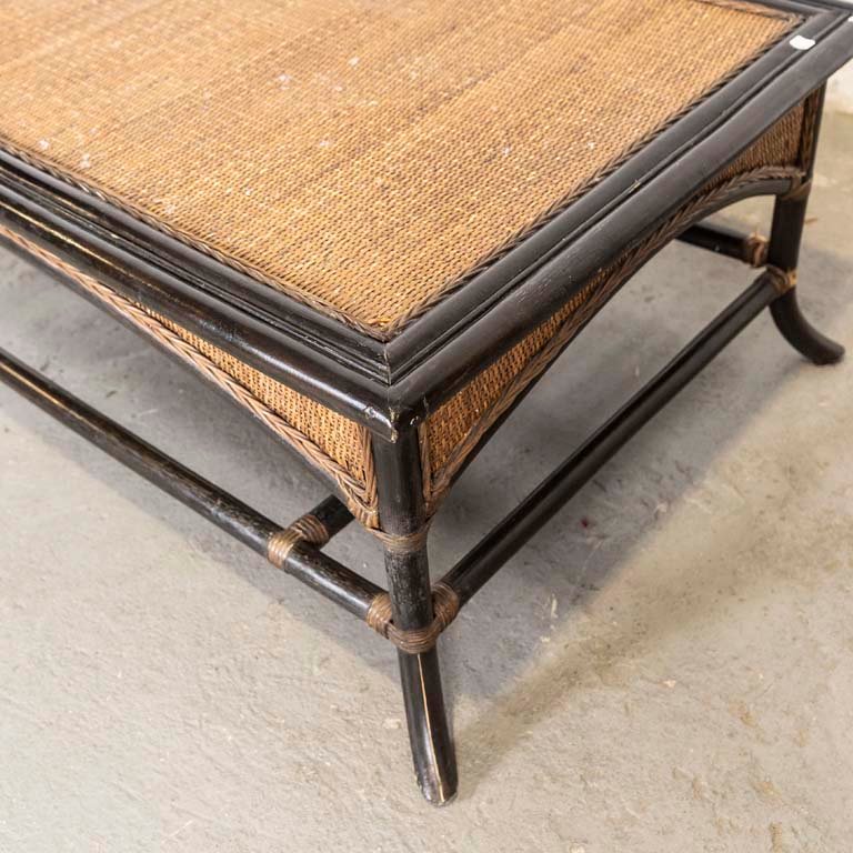 Mesa de living madera y ratán con estante - imagen 2