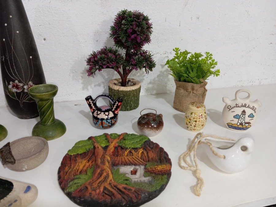 Piezas decorativas en cerámica y otros materiales - imagen 3