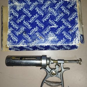 Lote siguiente: Jeringa de Metal Walmur para Coleccionismo o Uso