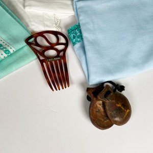 Seis fundas, mantilla, castañuelas y peineta - imagen 4