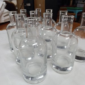 Lote de 12 Botellas de Vidrio Hialino Transparentes - 15 cm de Altura - imagen 2