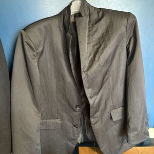 Dos Sacos Negros de Caballero de Distintas Telas - imagen 3